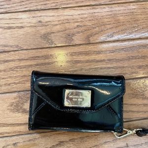 Wristlet wallet